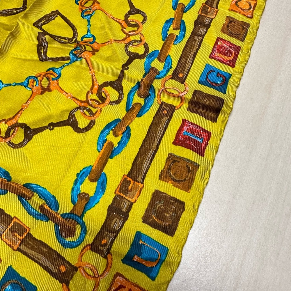Authentic Gucci Silk Scarf for neck or bag - Picture 9 of 11